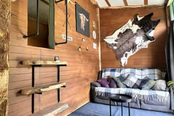  1086 State Highway 7, Dobson