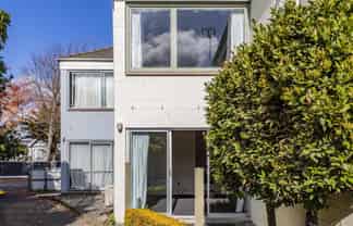 2/27 Rugby Street, Merivale