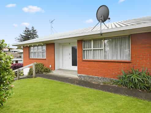 13B Lorraine Place, Glenview