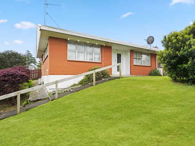 13B Lorraine Place, Glenview