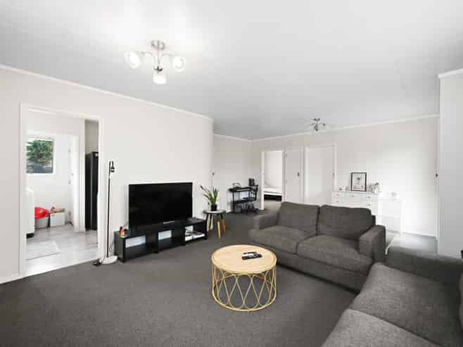 13B Lorraine Place, Glenview