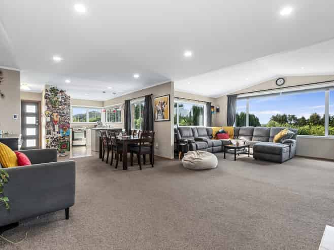 657 State Highway 14, Maunu