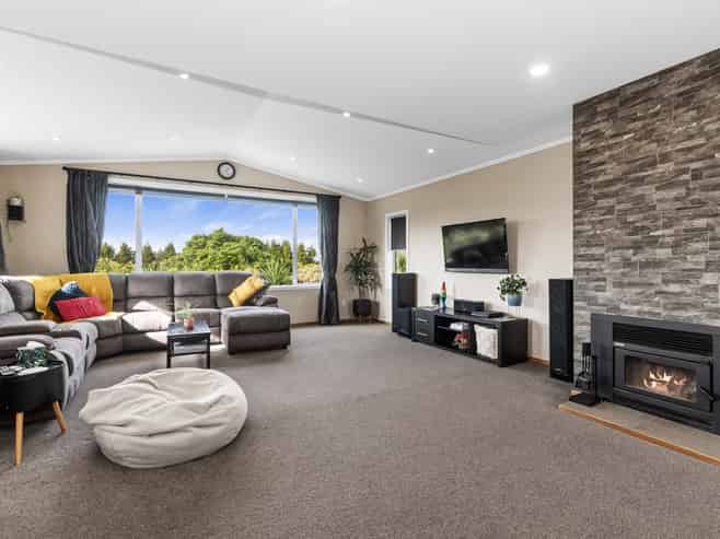 657 State Highway 14, Maunu