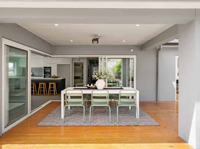 8 Porokaiwhiri Street, Crofton Downs