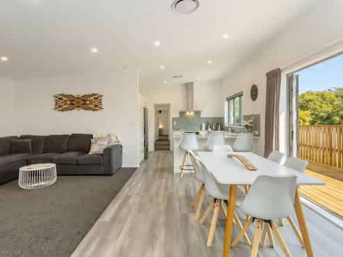 7 Orion Way, Featherston