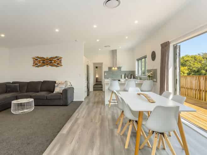 7 Orion Way, Featherston