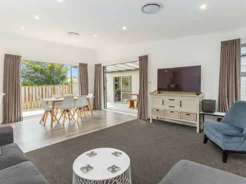 7 Orion Way, Featherston