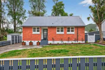 27 Prouse Crescent, Naenae