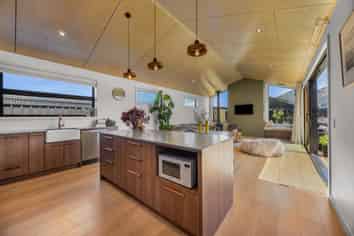 16 Guthrie Street, Lake Hawea