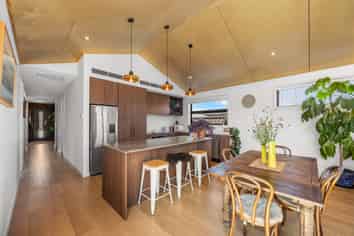 16 Guthrie Street, Lake Hawea