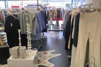 High Foot traffic lease - close to High St