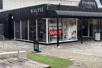 High Foot traffic lease - close to High St