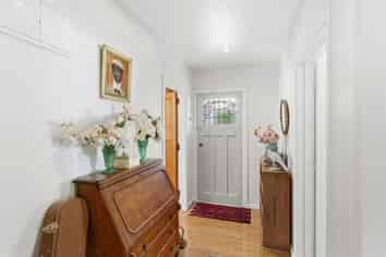 32 Martindales Road, Heathcote Valley