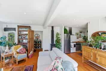 32 Martindales Road, Heathcote Valley