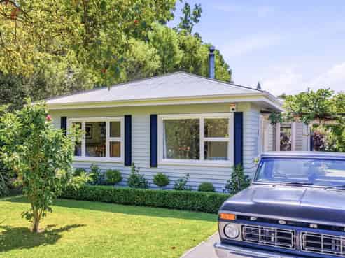 32 Martindales Road, Heathcote Valley