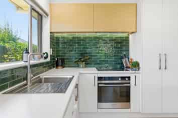 15 Pembroke Drive, Bethlehem