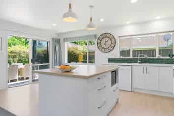 15 Pembroke Drive, Bethlehem