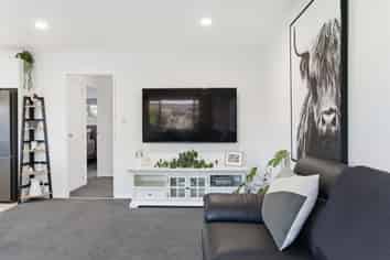 15 Pembroke Drive, Bethlehem