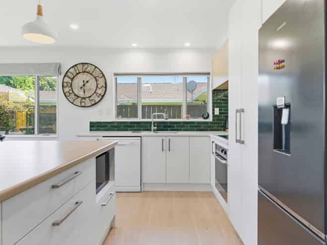 15 Pembroke Drive, Bethlehem