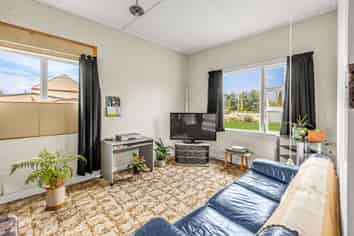 69 Queen Street, Balfour