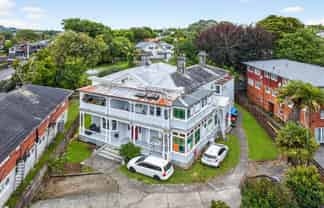 30 Owens Road, Epsom