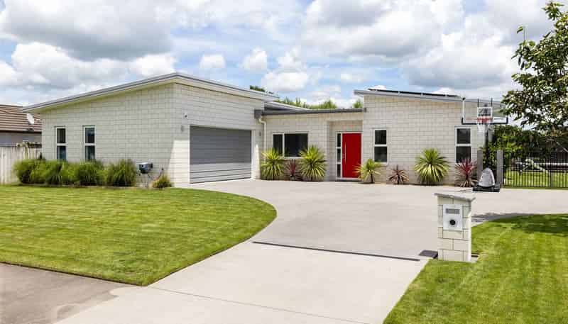 13 Tiaki Way, Cambridge