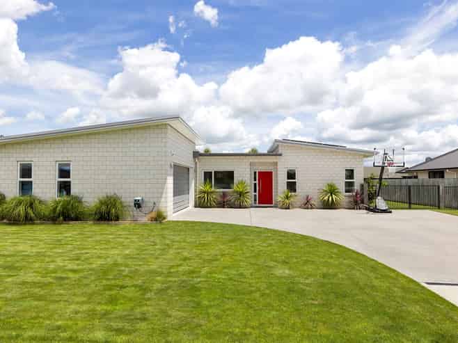 13 Tiaki Way, Cambridge