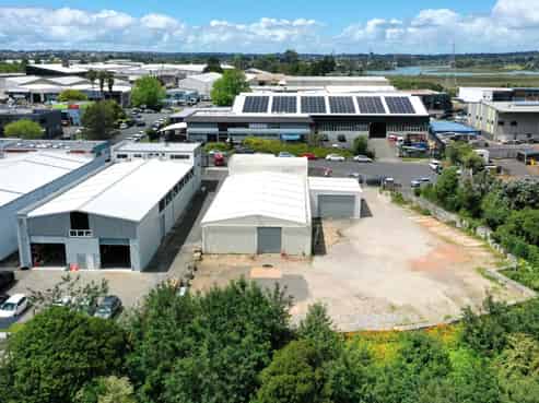Hard-to-find Avondale yard with excellent access
