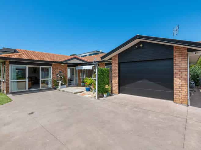 3B Pine Road, Orewa