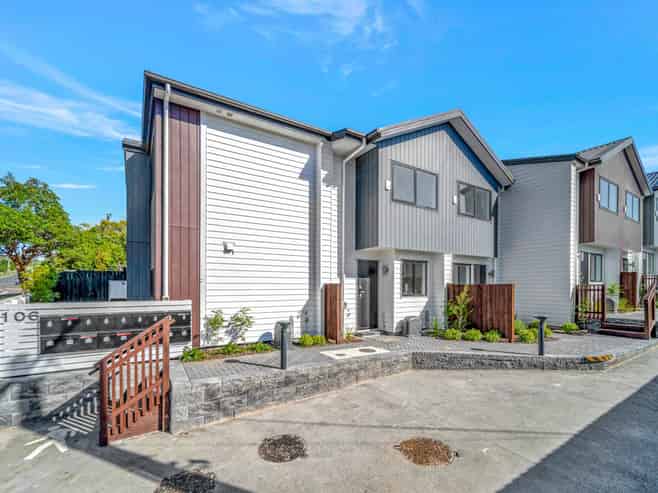 1/106 Triangle Road, Massey