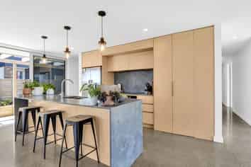 8 piripai Rise, Coastlands