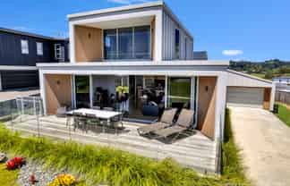 8 piripai Rise, Coastlands