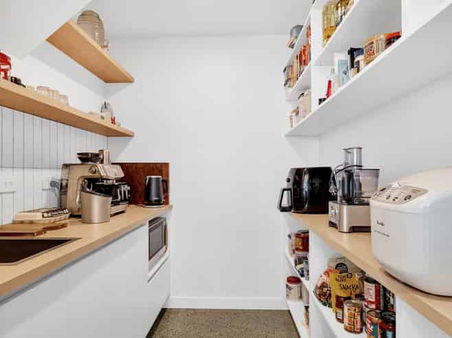8 Piripai Rise, Coastlands