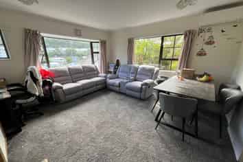 12 Tralee Place, Johnsonville