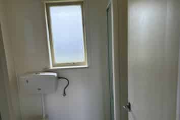 2/494 Devonport Rd, Avenues