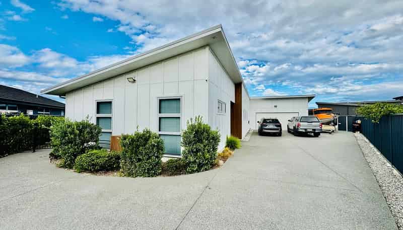 77 Lochhead Street, Mahora