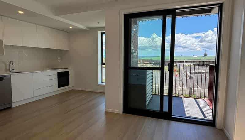 102/2B Te Ara Taurapa, Point Chevalier