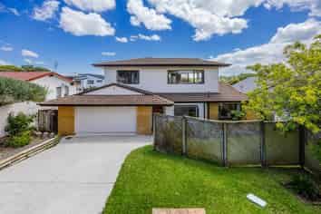  6 Majesty Place, Half Moon Bay