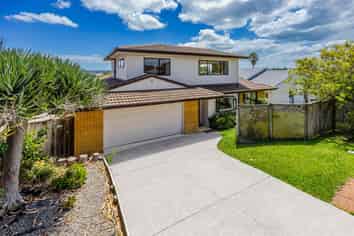  6 Majesty Place, Half Moon Bay