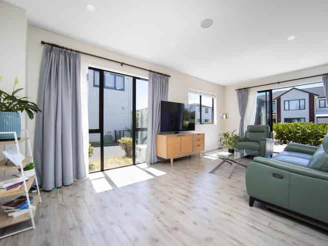 2A Thomas Rielly Avenue, Hobsonville