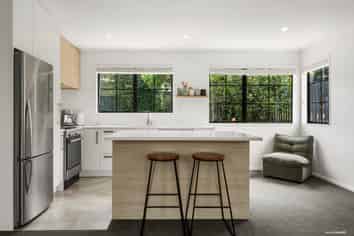 99b Captain Scott Road, Glen Eden