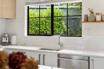 99b Captain Scott Road, Glen Eden