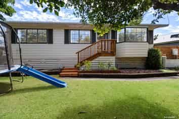 99b Captain Scott Road, Glen Eden