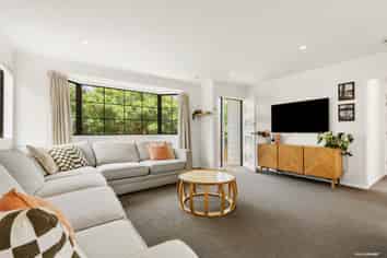 99b Captain Scott Road, Glen Eden