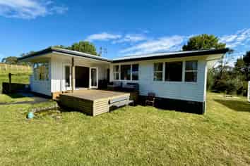 24 Wrights Road, Raglan