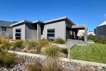 38 Rangitahi Road, Raglan