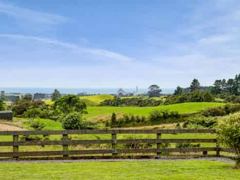 713 Plymouth Road, Oakura