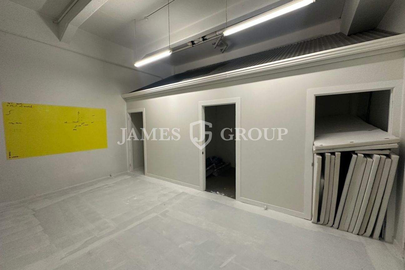 HIGH STUD CHARACTER SPACE WITH 2 CAR PARKS - Ansicht 5