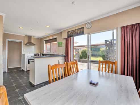 8 Kennedy Place, Merrilands