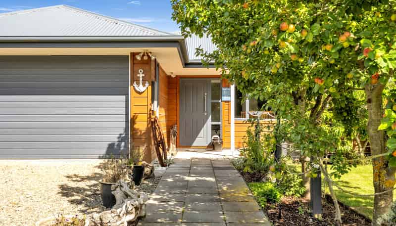 27 Reserve Road, Waikuku Beach